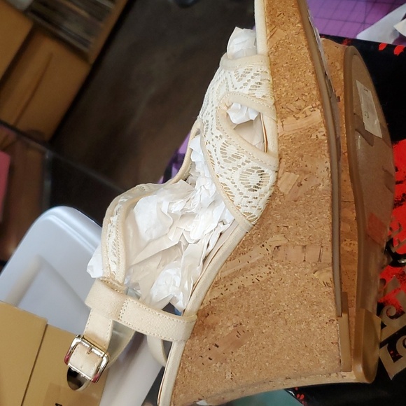 Fergalicious By Fergie Sandals wedges 8.5 - Picture 7 of 14